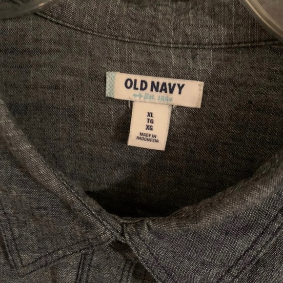Old Navy Womens Shirt Size XL - Picture 2 of 3